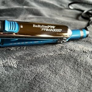 Babyliss Pro Prima 3000 Nano Titanium 1.25” flat iron
